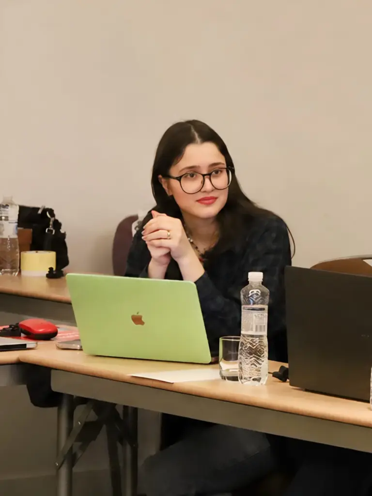 Євгенія Булана, адвокаційна менеджерка Fight For Right, під час обговорення на Круглому столі