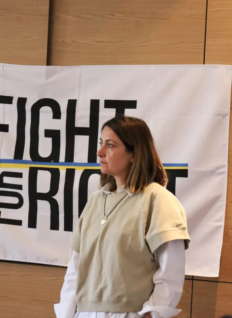 Сімона Флореску, директорка з судових справ Validity Foundation, під час обговорення на Круглому столі